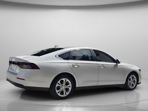 Certified 2025 Honda Accord LX image 7