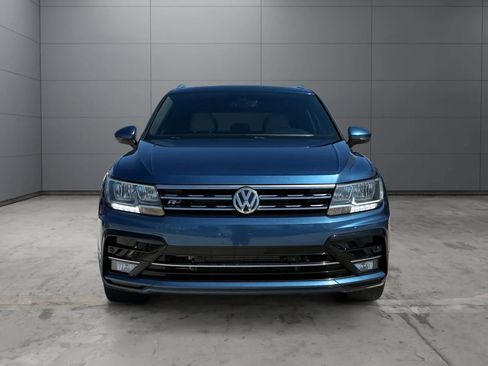Used 2019 Volkswagen Tiguan SEL R-Line AWD/4WD image 2
