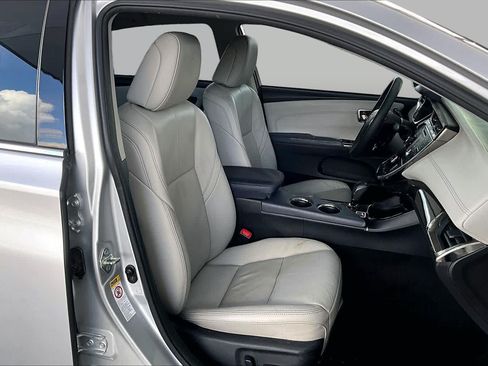 Used 2014 Toyota Avalon XLE FWD image 9