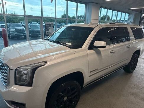 Used 2018 GMC Yukon XL Denali w/ Denali Ultimate Package RWD image 3