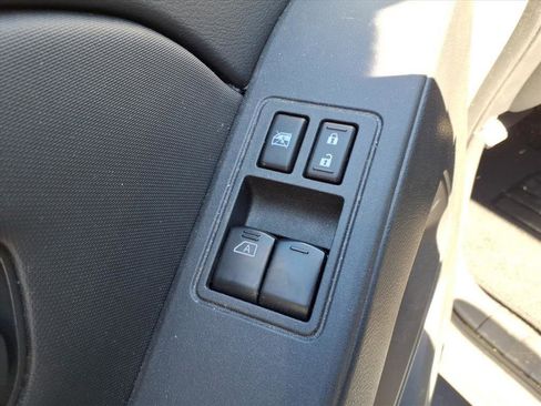 Used 2024 Nissan Frontier S w/ S Utility Package image 8