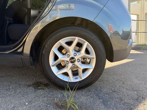 Used 2025 Kia Soul LX w/ LX Technology Package image 28