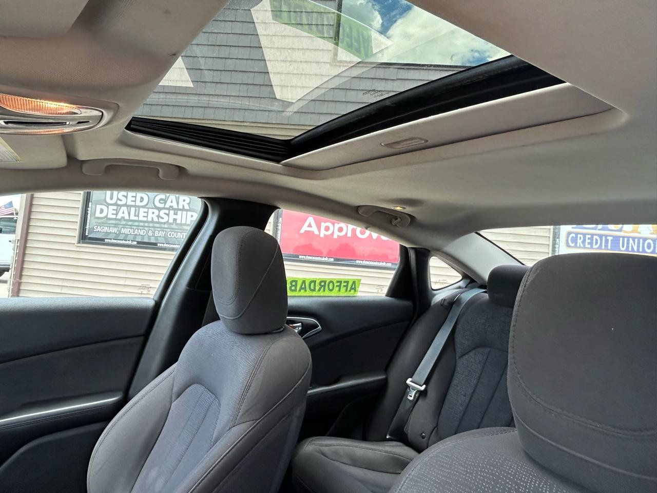 Used 2015 Chrysler 200 Limited w/ Convenience Group FWD image 18