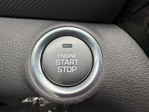 Used 2020 Hyundai Ioniq SE image 25