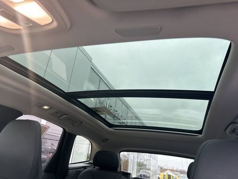 Used 2025 Volvo XC60 B5 Plus image 25