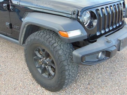 Used 2022 Jeep Wrangler Unlimited Sport AWD/4WD image 2