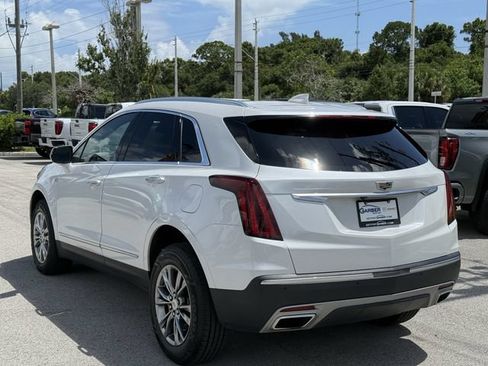 Used 2021 Cadillac XT5 Premium Luxury AWD/4WD image 2