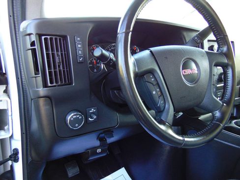 Used 2022 GMC Savana 3500 w/ Power Convenience Package image 11