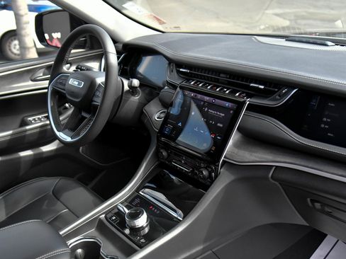 Used 2023 Jeep Grand Cherokee 4WD 4xe image 51