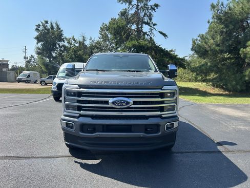 New 2026 Ford F250 Platinum w/ Platinum Plus Package AWD/4WD image 2
