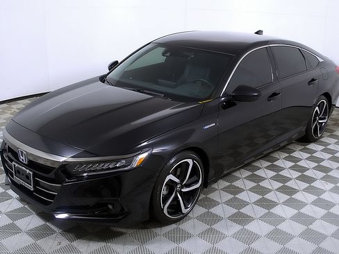 Used 2022 Honda Accord Sport image 3
