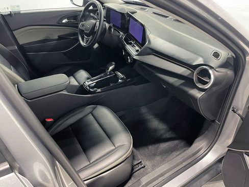 Used 2025 Chevrolet Trax ACTIV image 27