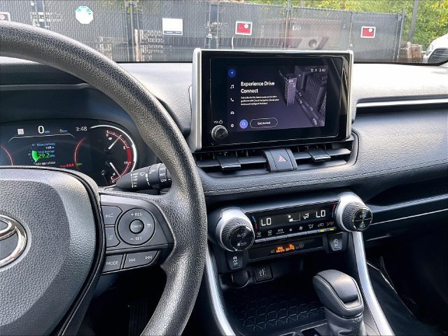 Used 2025 Toyota RAV4 XLE AWD/4WD image 27