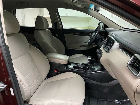 Used 2020 Kia Sorento S image 14