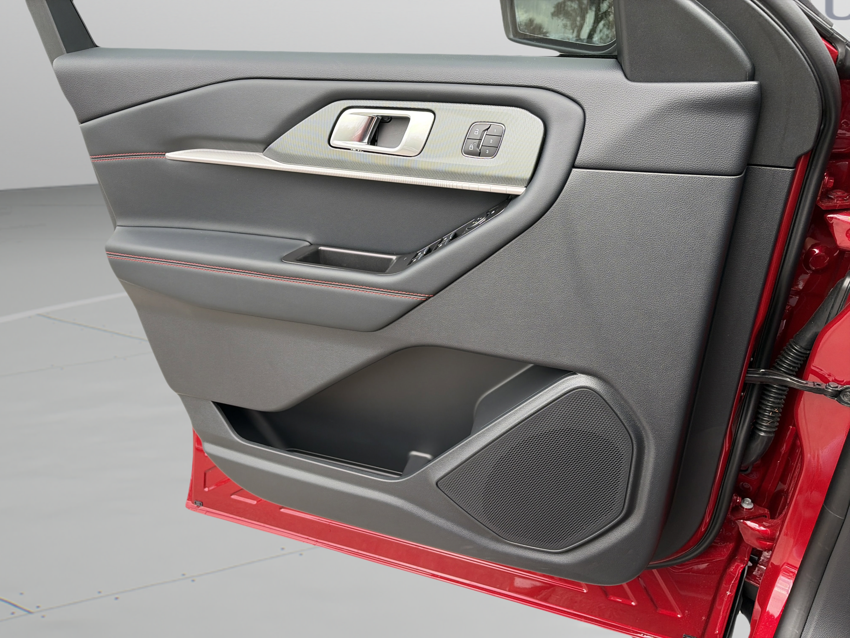 New 2026 Ford Explorer ST-Line w/ ST-Line Street Pack RWD image 15