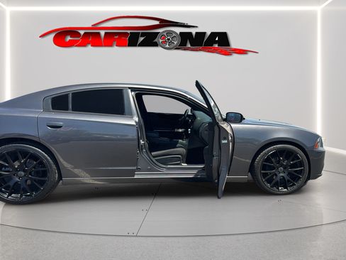 Used 2014 Dodge Charger SE RWD image 14