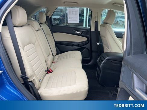Certified 2024 Ford Edge SE image 19