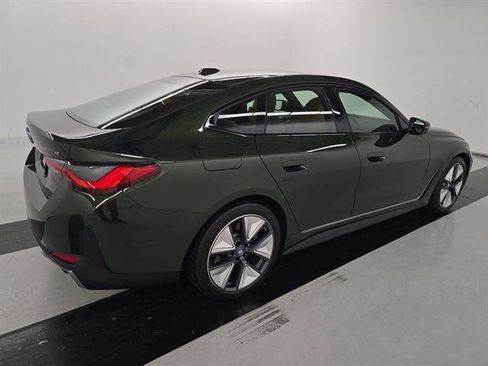 Used 2022 BMW i4 eDrive40 image 38