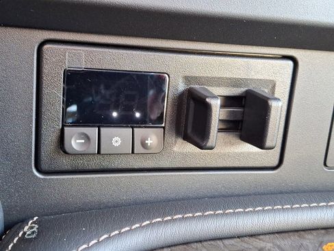 Used 2024 Nissan Armada Platinum w/ Captain's Chairs Package image 29