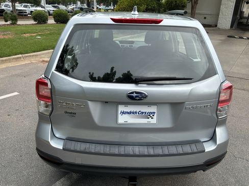 Used 2018 Subaru Forester 2.5i AWD/4WD image 9