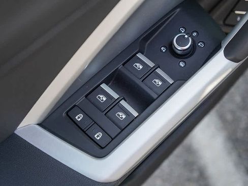 Used 2023 Audi Q3 2.0T Premium w/ Convenience Package image 23