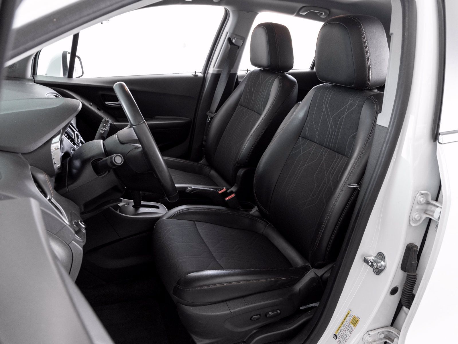 Used 2019 Chevrolet Trax LT w/ LT Convenience Package AWD/4WD image 10