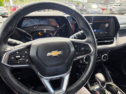 Used 2024 Chevrolet TrailBlazer LT w/ Convenience Package AWD/4WD image 18