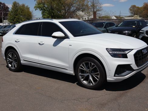 Used 2021 Audi Q8 Premium Plus w/ Premium Plus Package AWD/4WD image 4