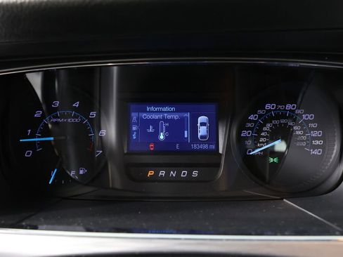 Used 2015 Ford Taurus SEL image 30
