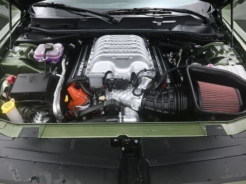 Used 2022 Dodge Challenger SRT Hellcat w/ Plus Package RWD image 11