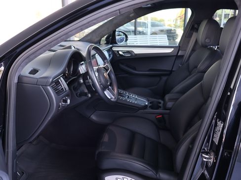 Used 2020 Porsche Macan Turbo AWD/4WD image 13