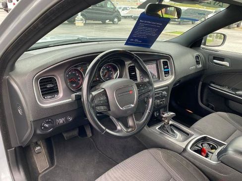 Used 2022 Dodge Charger SXT RWD image 12