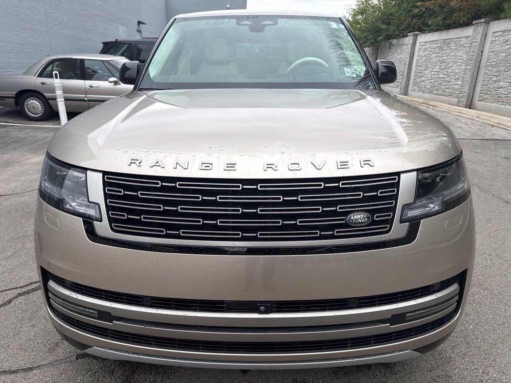 Used 2024 Land Rover Range Rover Long Wheelbase SE AWD/4WD image 7