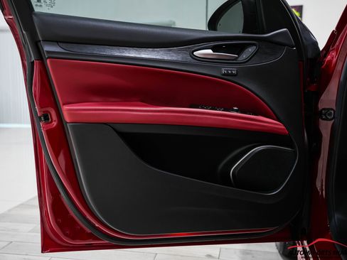 Used 2020 Alfa Romeo Stelvio Sport w/ Quick Order Package 22K Sport image 39