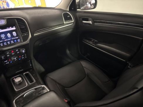 Used 2018 Chrysler 300 Limited w/ Safetytec Plus Group AWD/4WD image 39