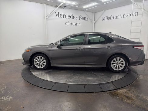 Used 2020 Toyota Camry LE w/ Convenience Package FWD image 4