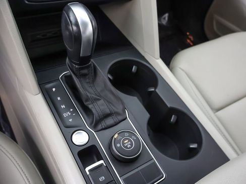 Used 2020 Volkswagen Atlas SE w/ Panoramic Sunroof Package image 54