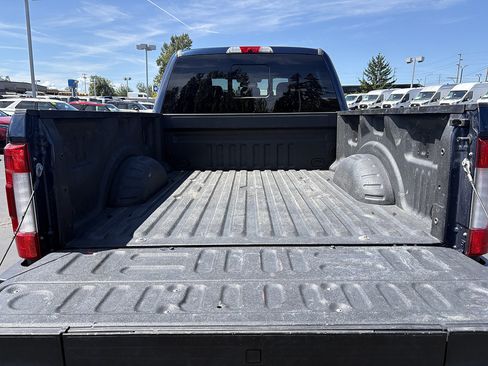 Used 2019 Ford F250 Lariat w/ Lariat Ultimate Package AWD/4WD image 9