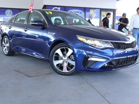 Used 2019 Kia Optima S FWD image 3