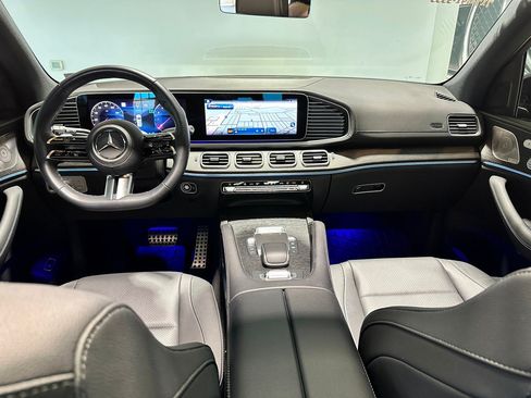 Certified 2025 Mercedes-Benz GLS 450 4MATIC image 9