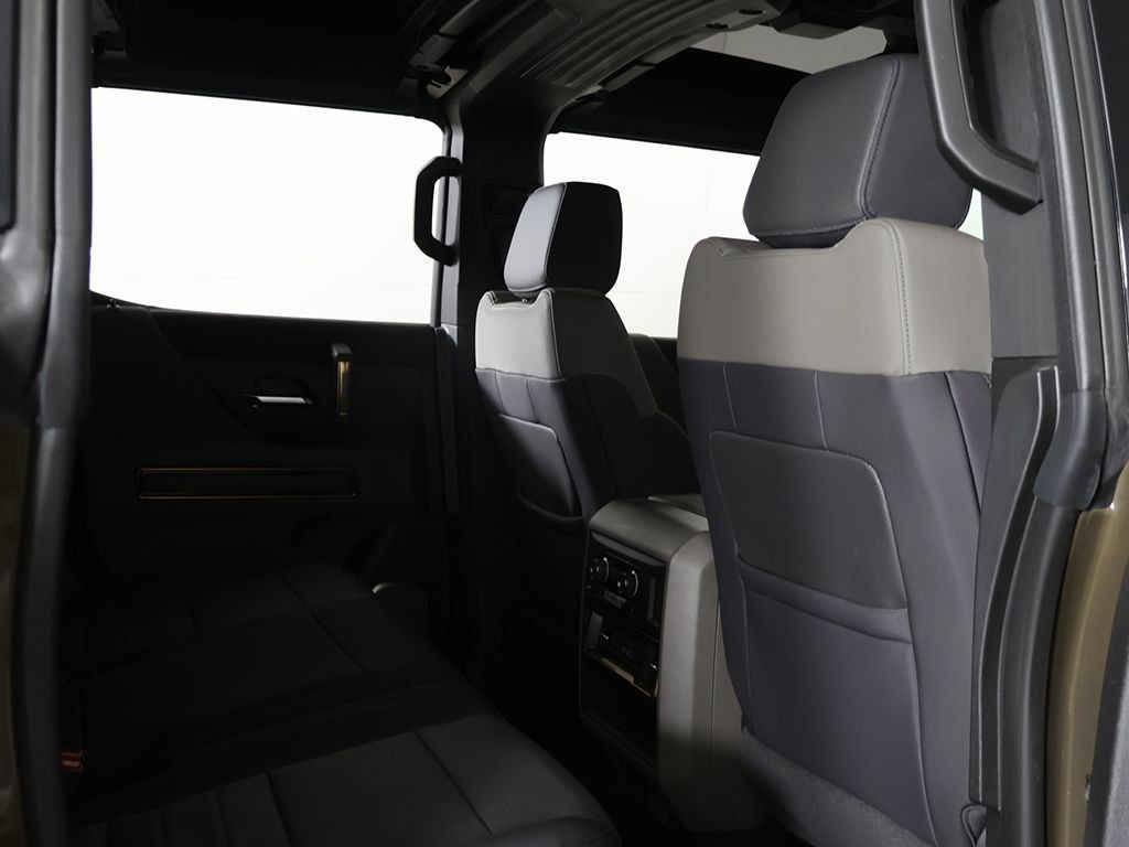 Used 2025 GMC Hummer EV 2X w/ Extreme Off-Road Package AWD/4WD image 36