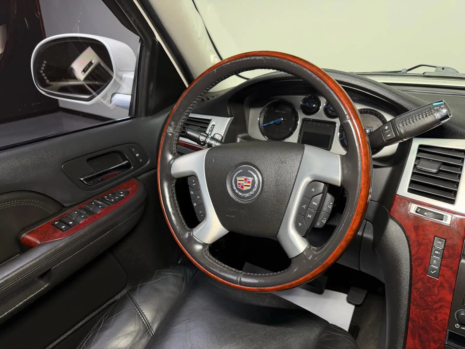 Used 2008 Cadillac Escalade EXT AWD/4WD image 21