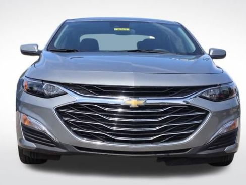 Used 2025 Chevrolet Malibu LS FWD image 4