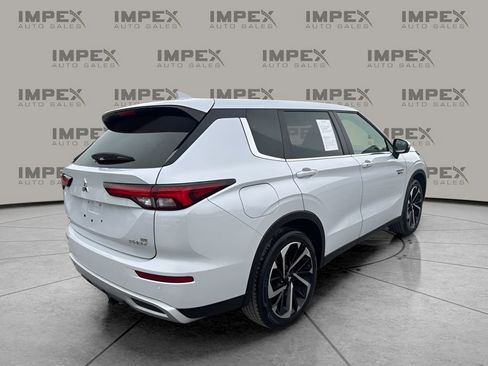Used 2023 Mitsubishi Outlander SE image 5