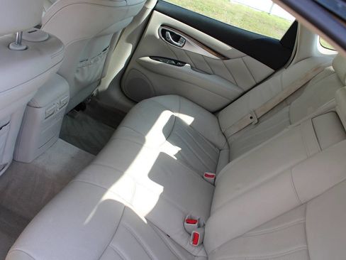 Used 2011 INFINITI M37 x w/ Deluxe Touring Pkg image 33