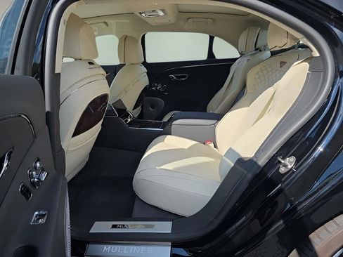 New 2025 Bentley Flying Spur Plug-In Hybrid image 32