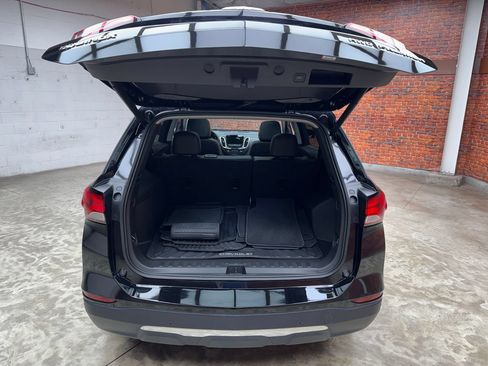 Used 2023 Chevrolet Equinox Premier AWD/4WD image 28