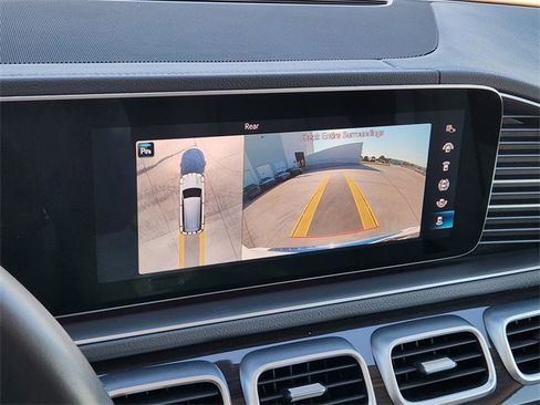 Used 2022 Mercedes-Benz GLS 450 4MATIC image 16