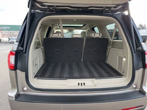Used 2020 Lincoln Navigator L Reserve w/ Luxury Package AWD/4WD image 35