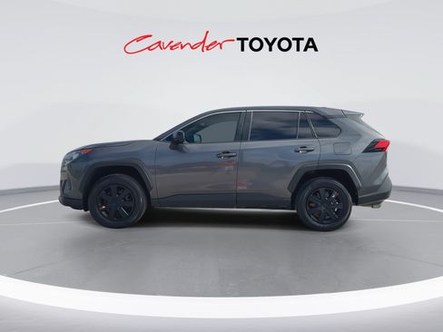 Certified 2022 Toyota RAV4 LE FWD image 5
